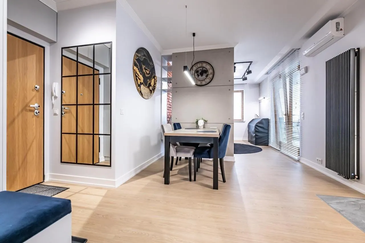 הקונטקטים של Positive Apartment