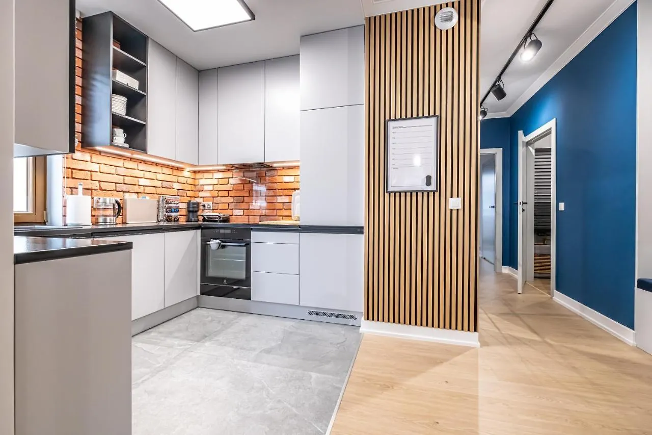 ורשה Positive Apartment