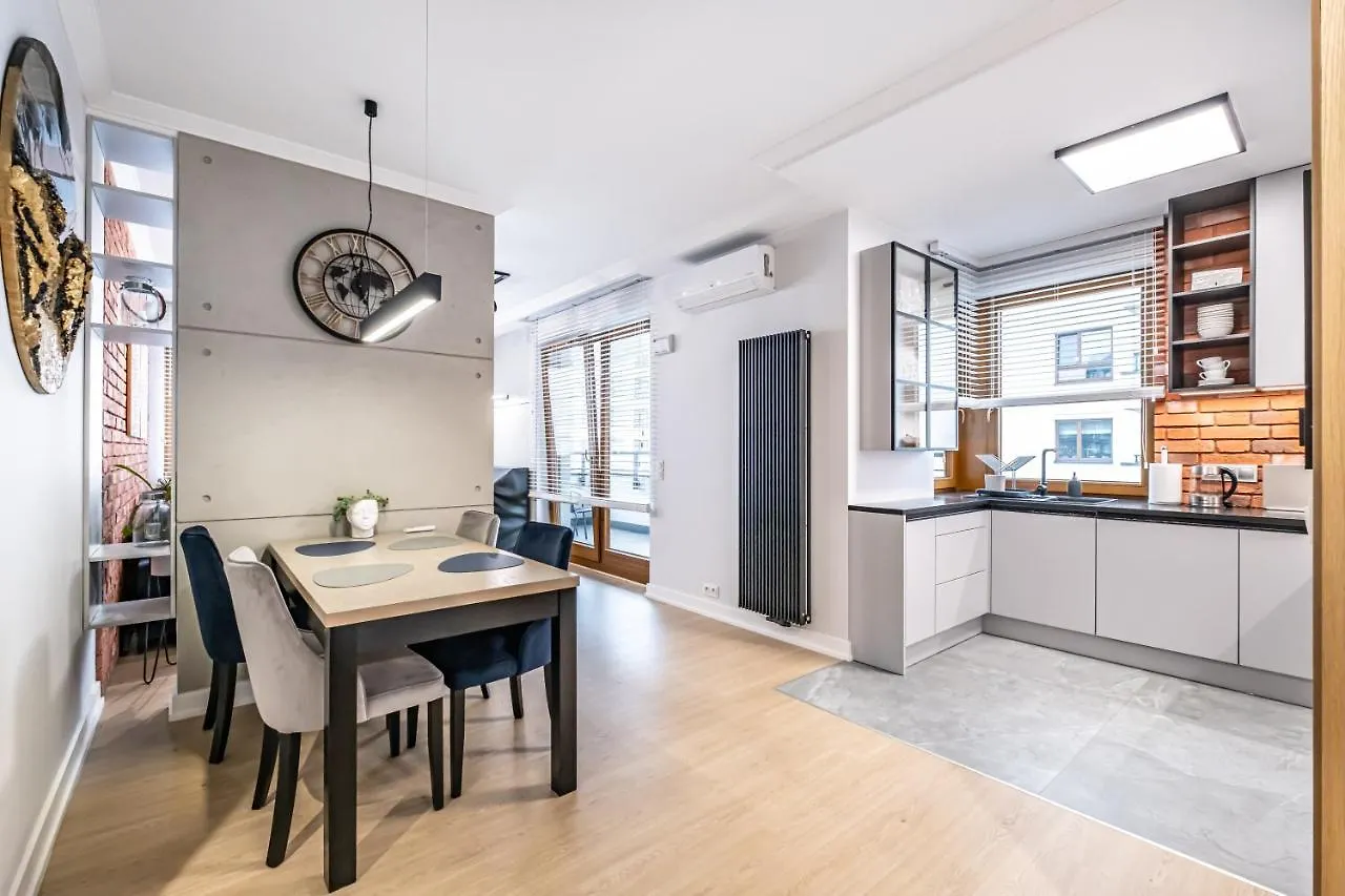 ורשה Positive Apartment