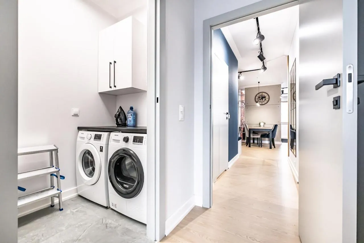 ורשה Positive Apartment 0*,  פולין